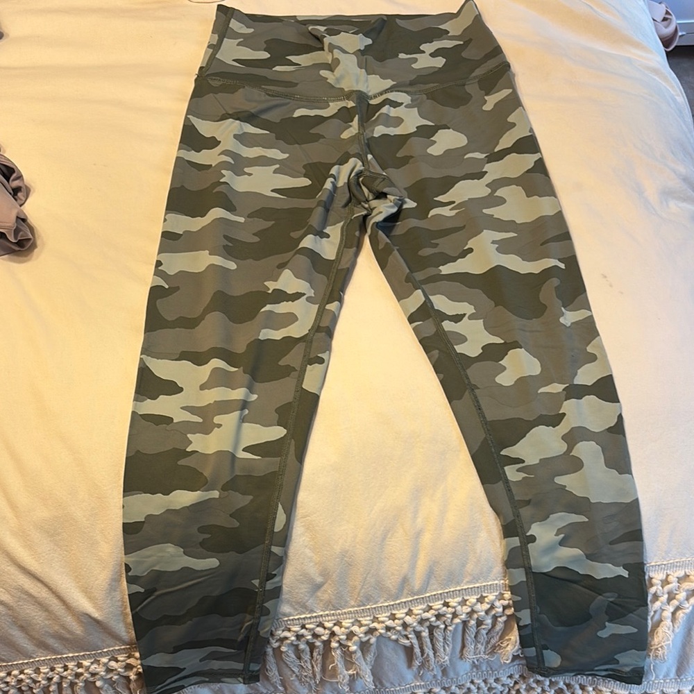 Aerie camo leggings